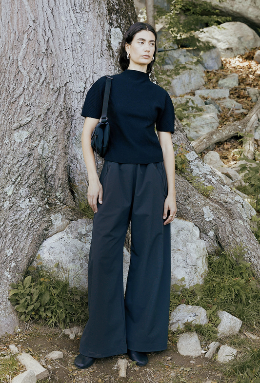 Soft-Weave Short-Sleeve Top - Black